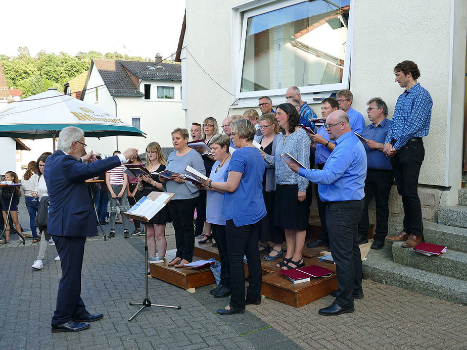 Sommerserenade vor dem "Chorfürst" (Foto: Karl-Franz Thiede)